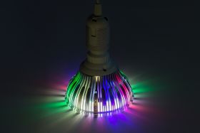 Išmanioji lemputė „FloraLED“ pretenduoja tapti metų inovacija